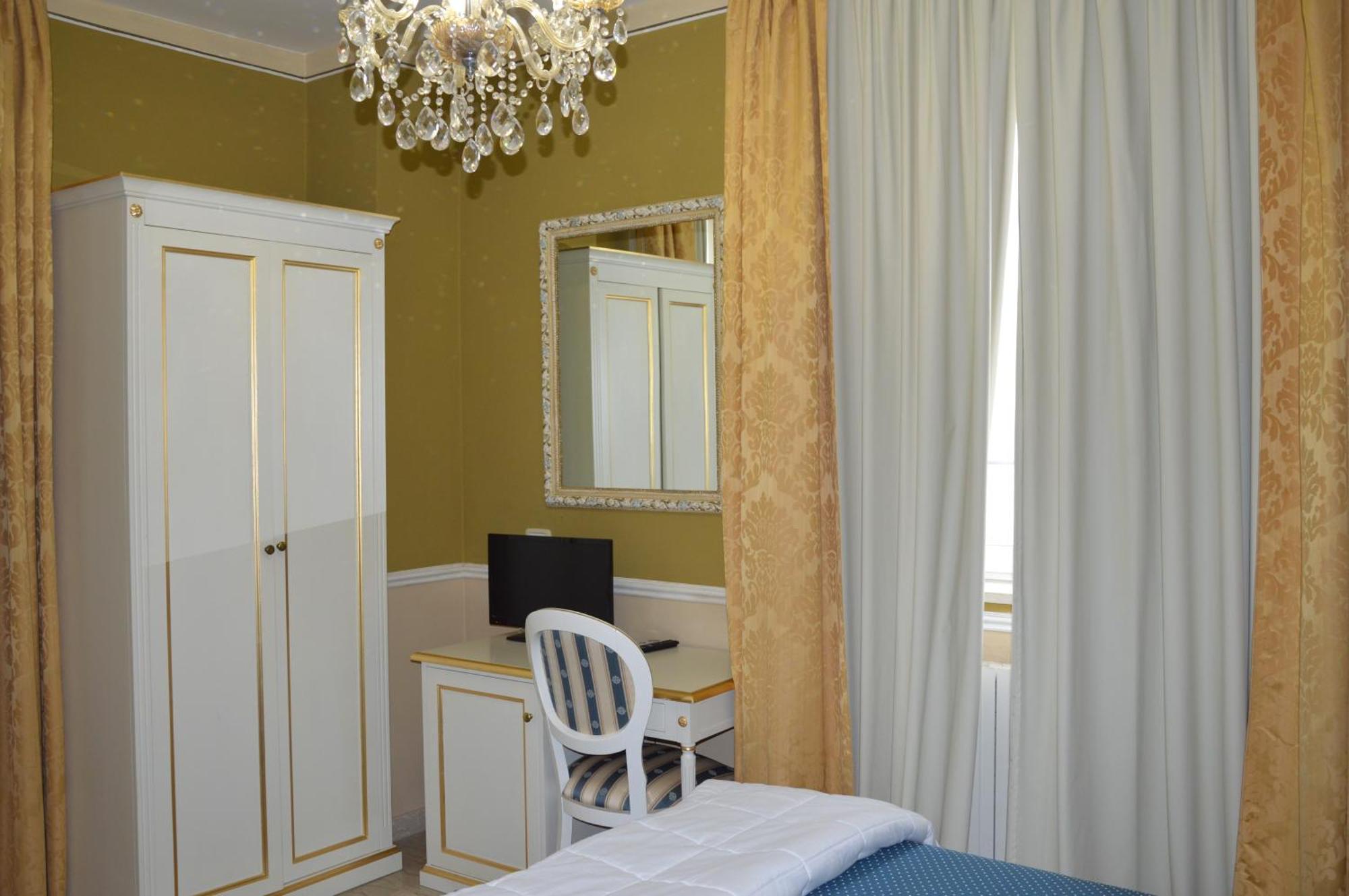 Nouvel Hotel Des Bains Pesaro Room photo